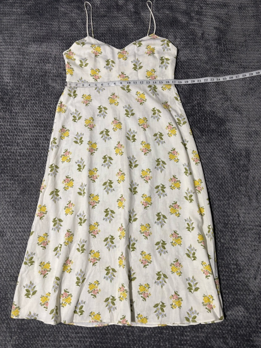Zara Cream Floral V-neck, back zip closure. Maxi Dress with Yellow Blooms SizeXL - Picture 6 of 8